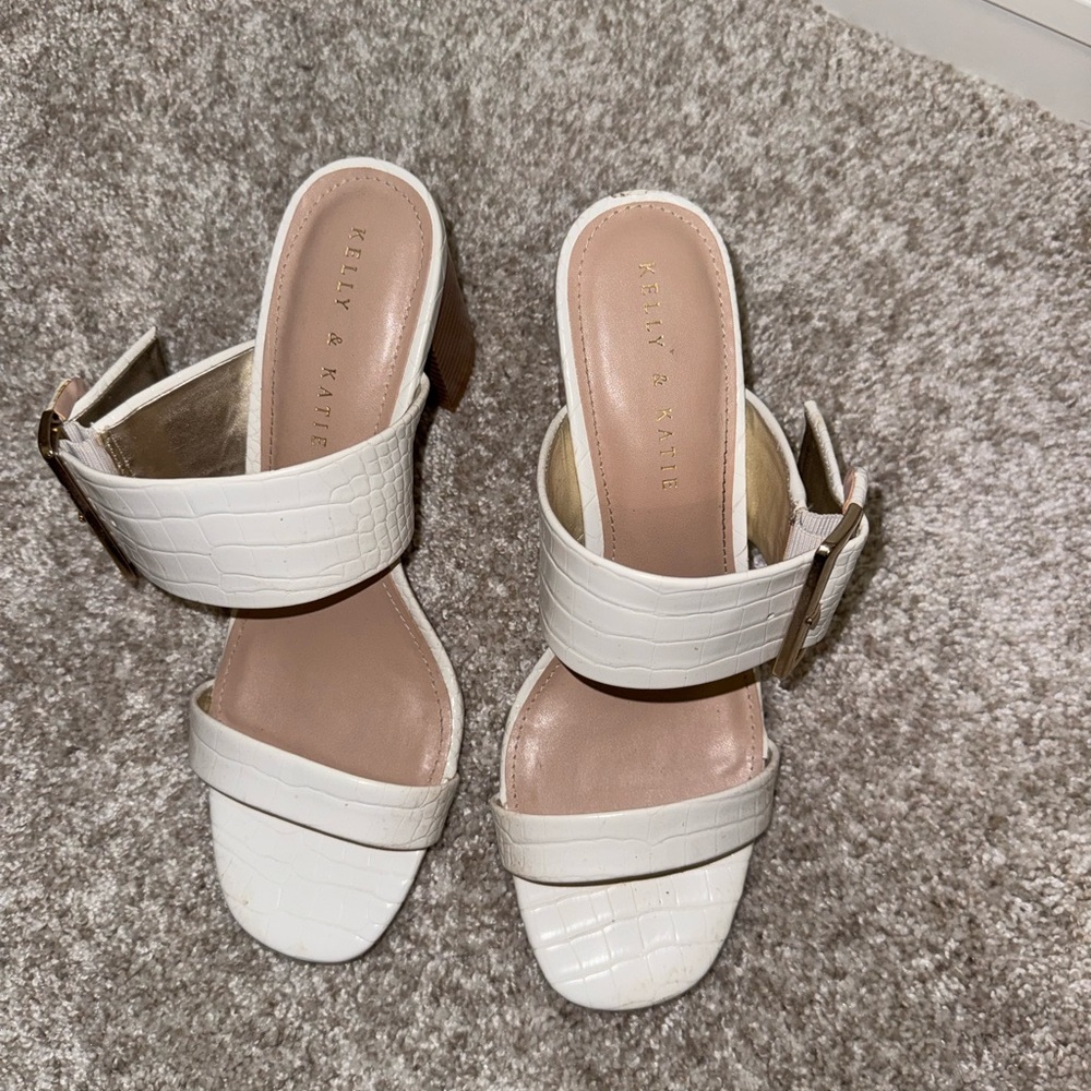 Kelly & Katie White Croc-Embossed Slide Sandals Size 9